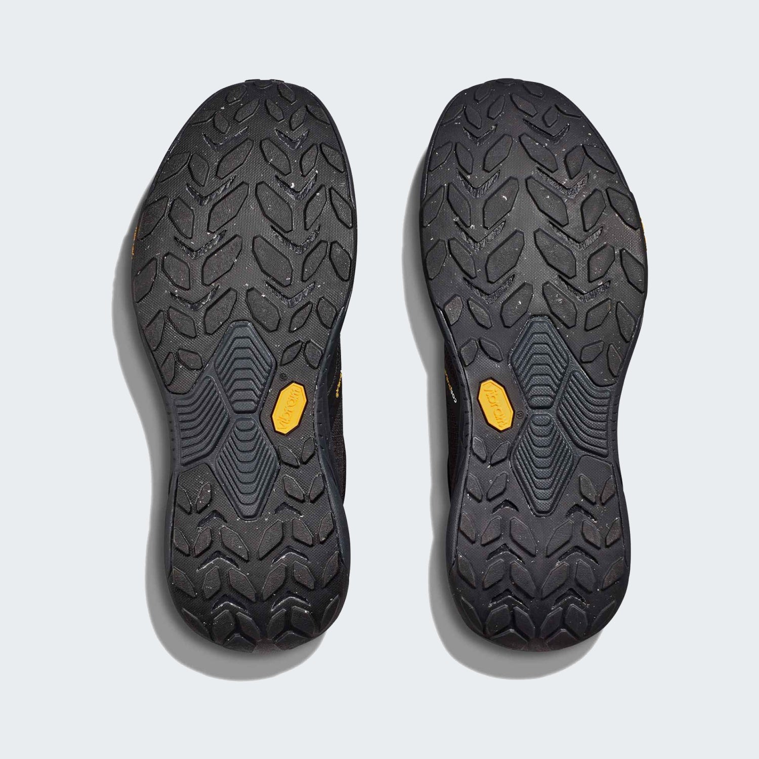 Black/black