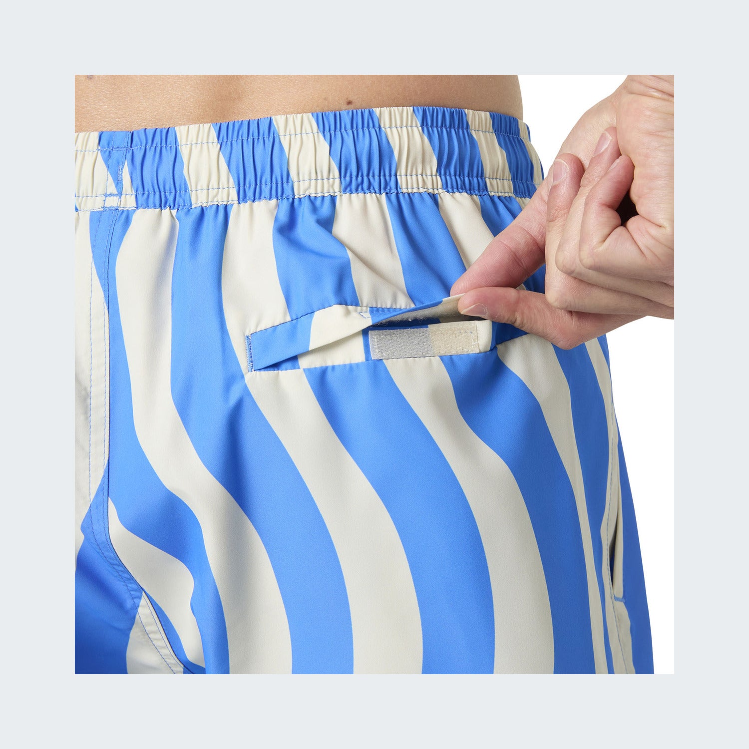 554 - Ultra Blue Floating Stripe