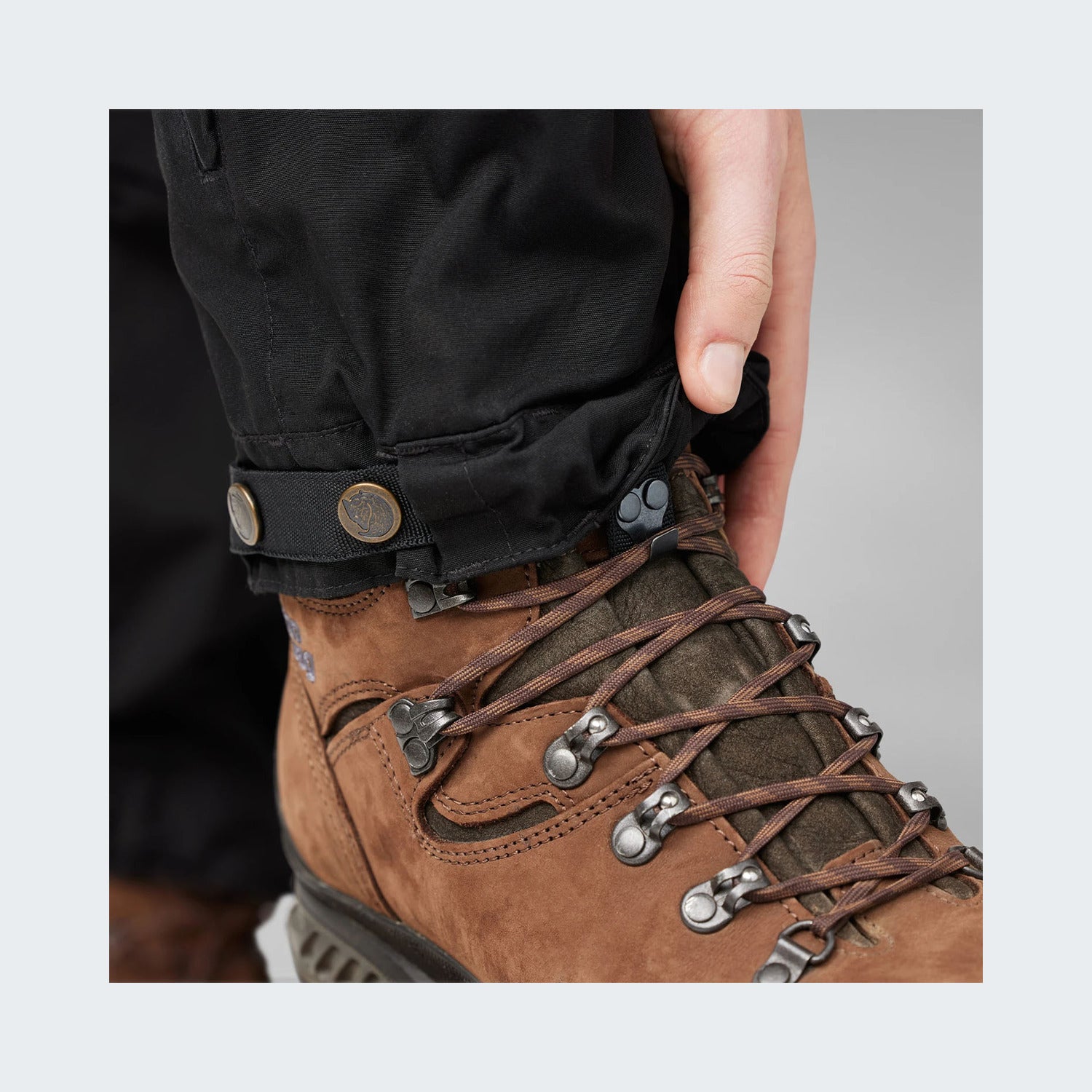550 - Black