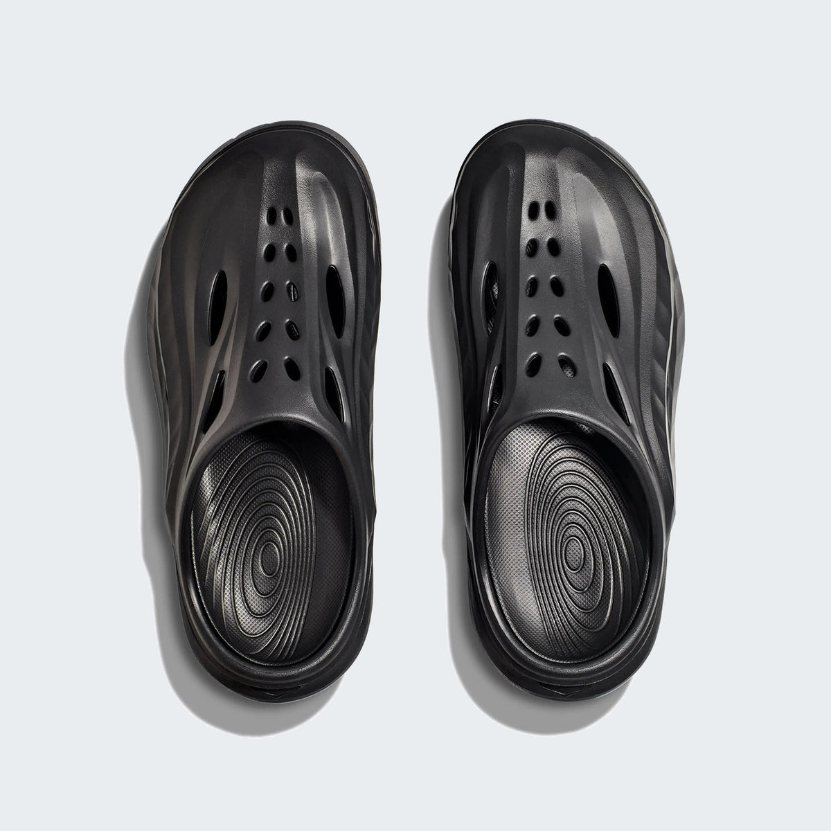 Black/black